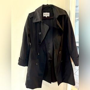 Black Tower by London Fog like new rain coat. Wears to about mid thigh